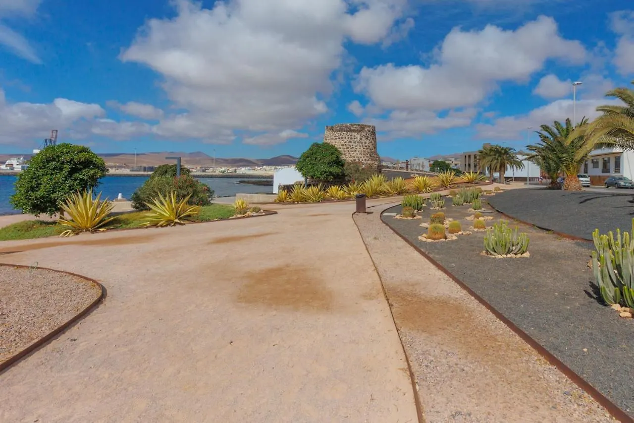 Elegant 2 Bedrooms Flat 5 Minutes From The Sea & Free Parking Puerto del Rosario  Spanien